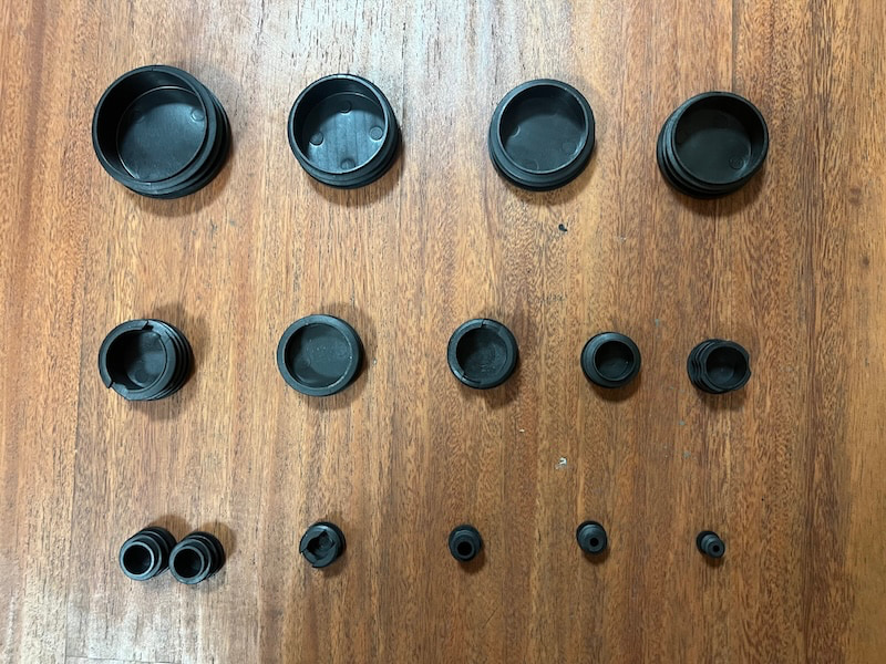 Round Plastic Fitting Plug